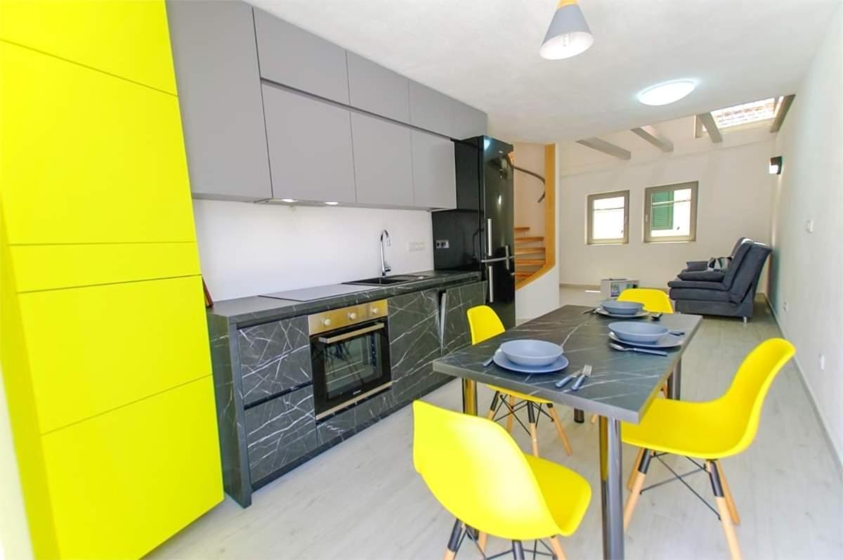 Markov Place Murter Exterior foto